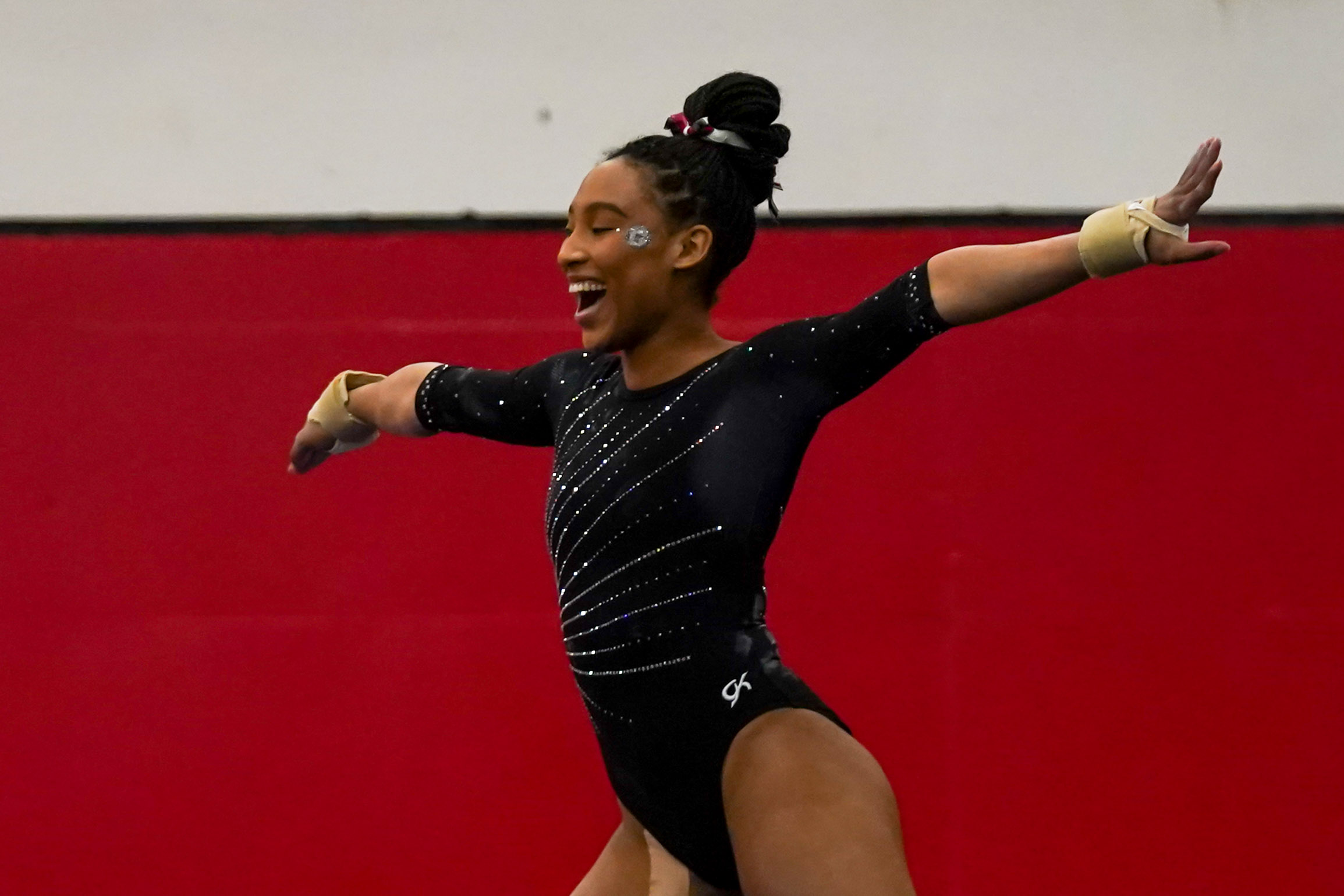 Leilani Johnson and the Ladies finished fifth on Friday at the MIC Championships.