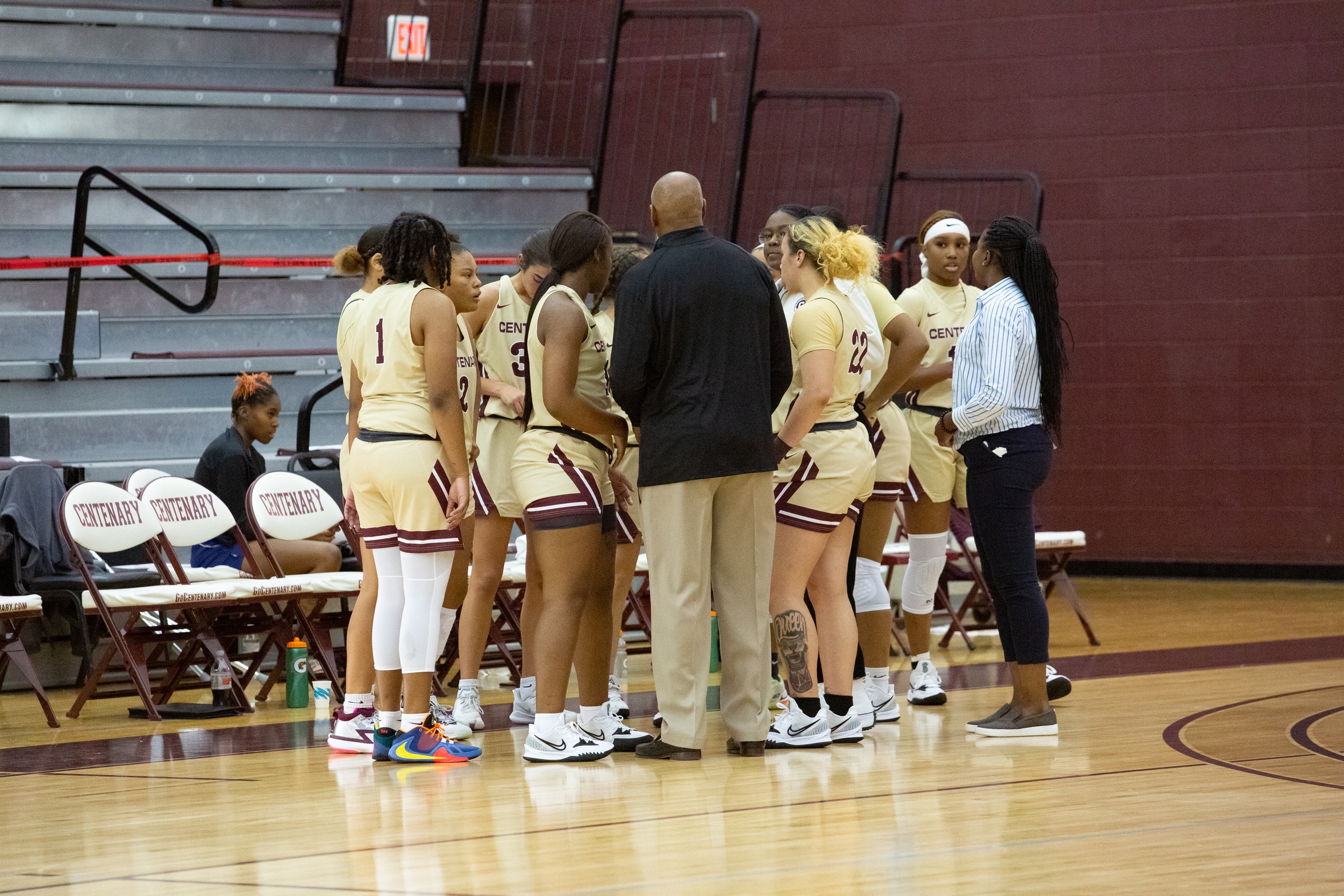 Ladies Open SCAC Play With 62-59 Win At Dallas