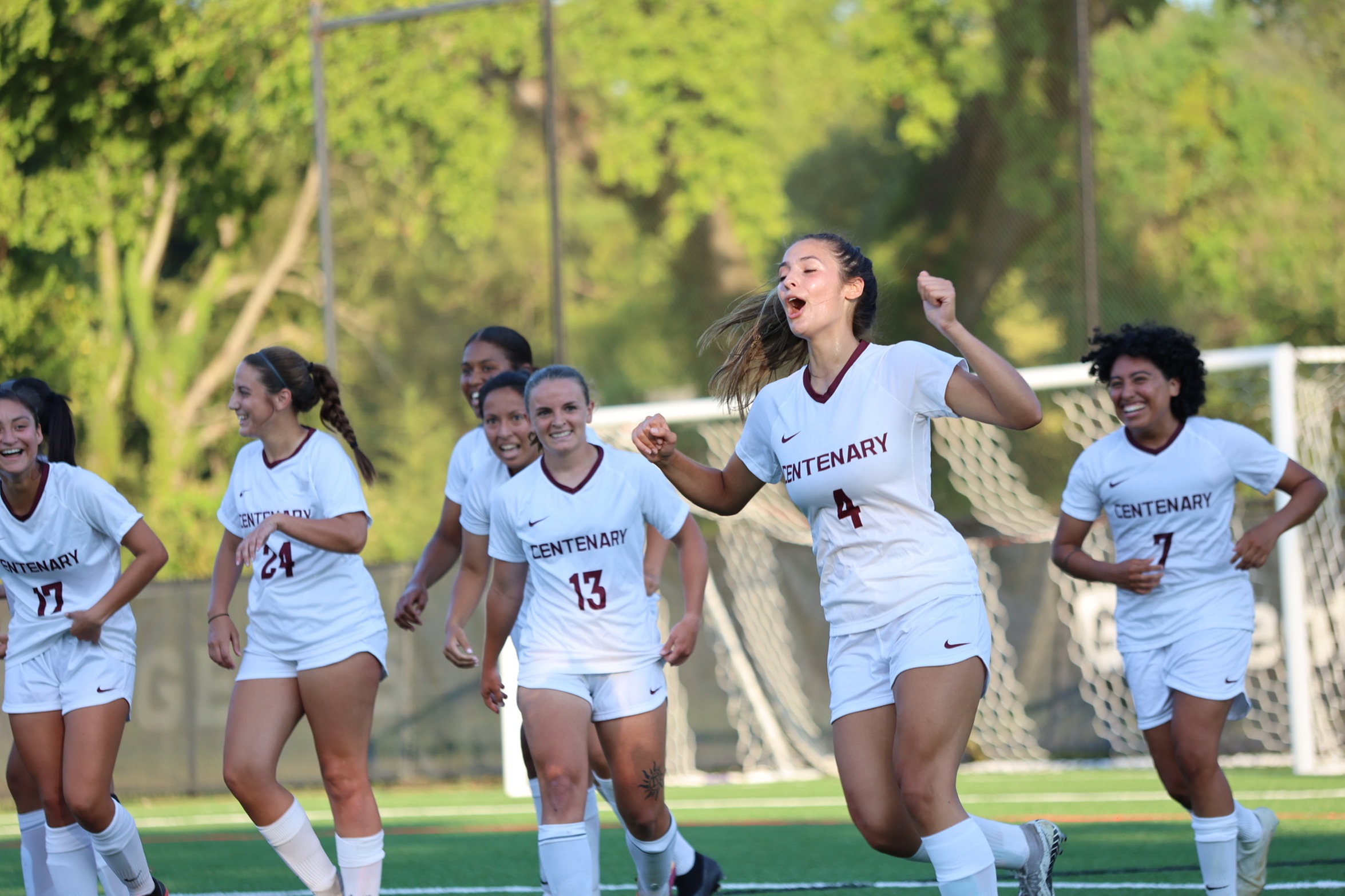The Ladies Dominated Austin College in their 5-1 Win on Friday Night.