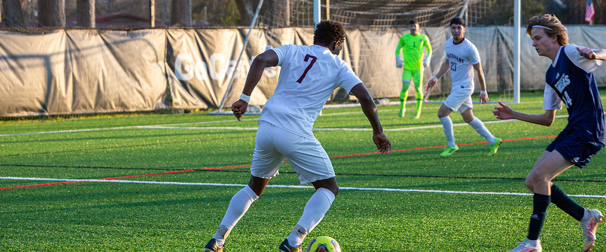Men's Soccer Falls to St. Thomas on Road, 1-0, on Saturday