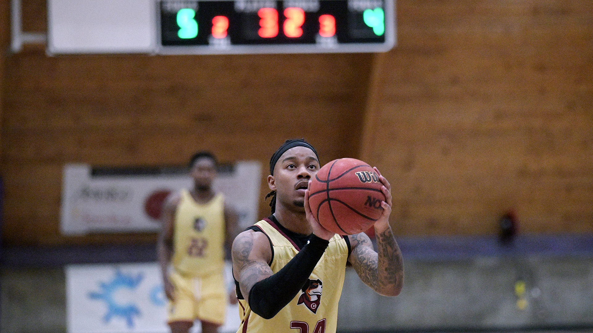Gents Ease Past Mississippi University for Women, 73-52, On Tuesday