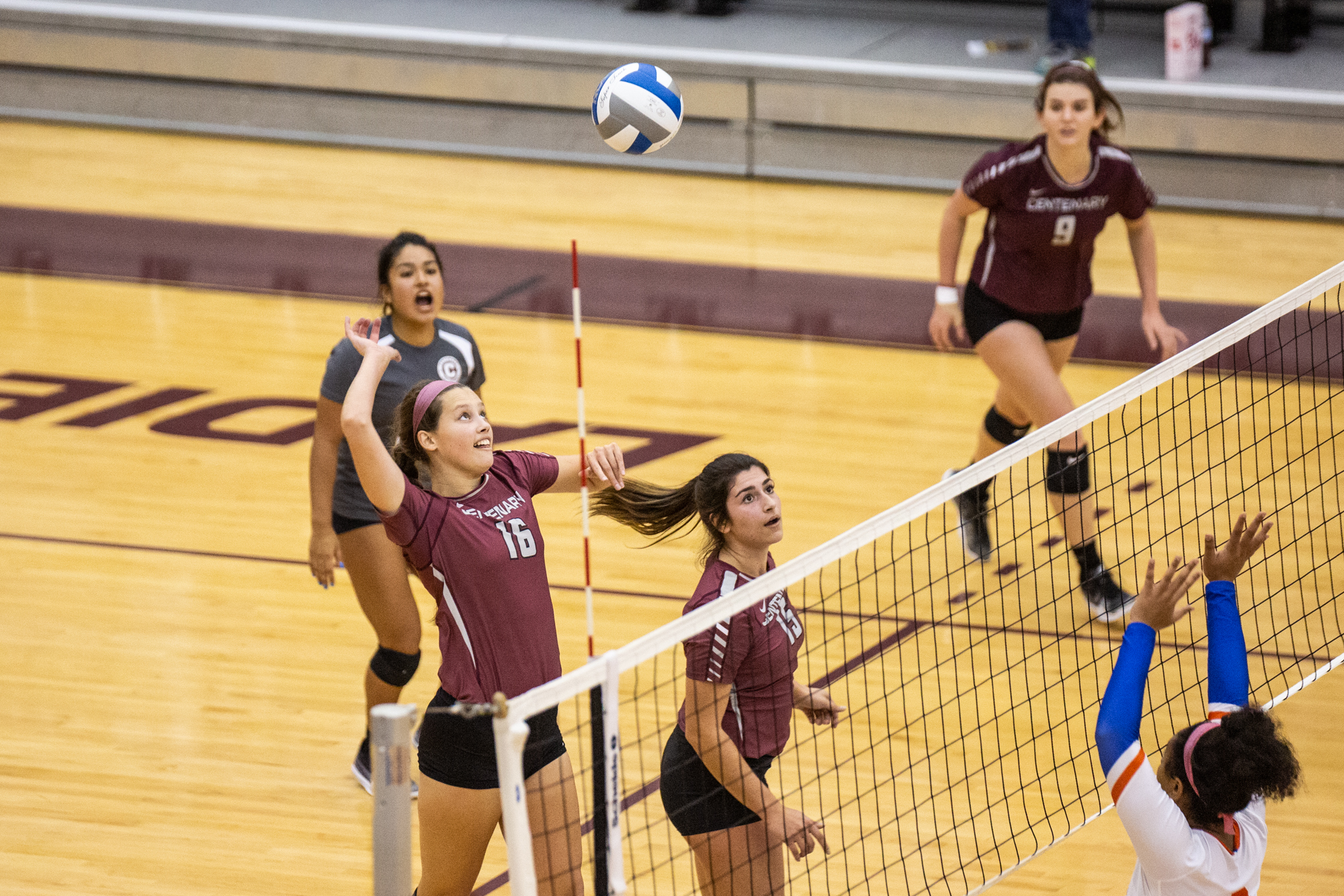 Volleyball Team Falls to Top-Ranked Colorado College on Saturday in Season Finale