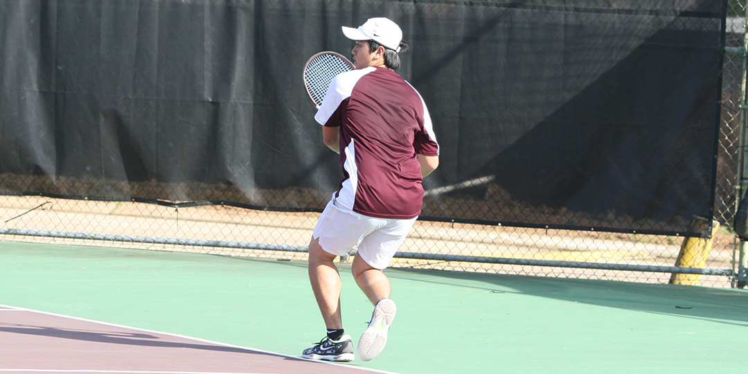 Men's Tennis Drops Non-Conference Home Match To Howard Payne