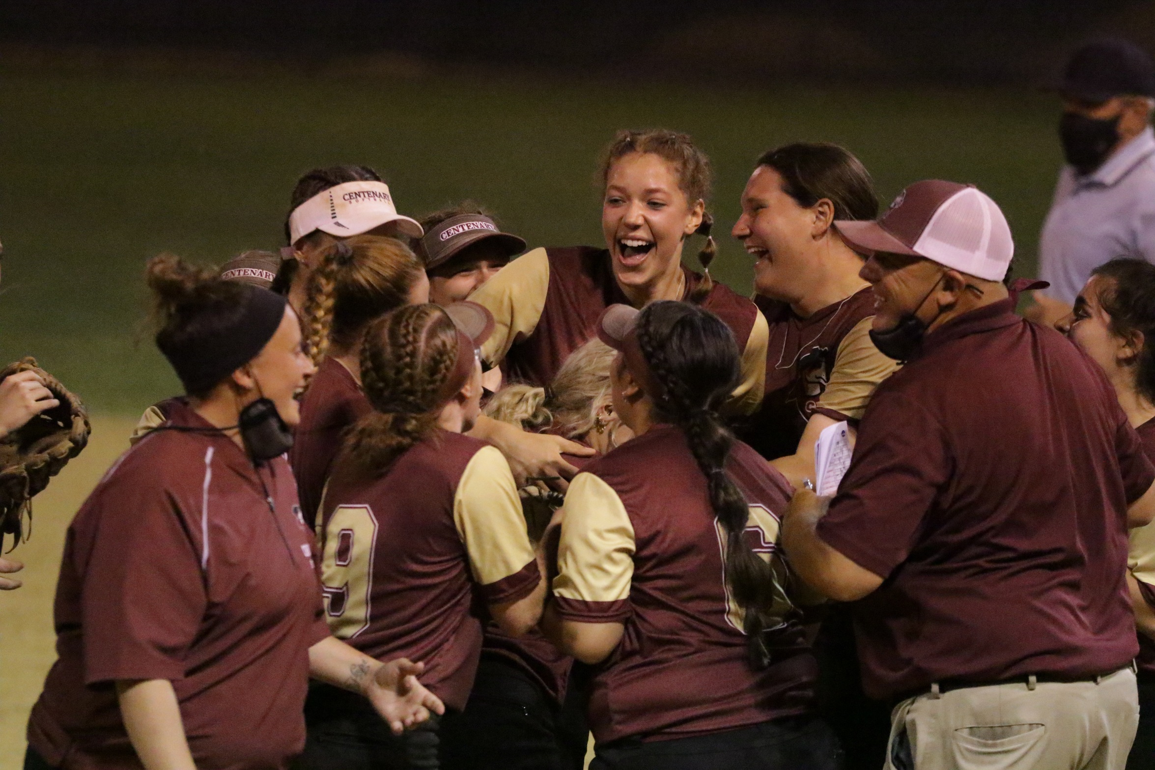 Ladies Softball Advances to SCAC Championship; Suire Wins 100th Career Game