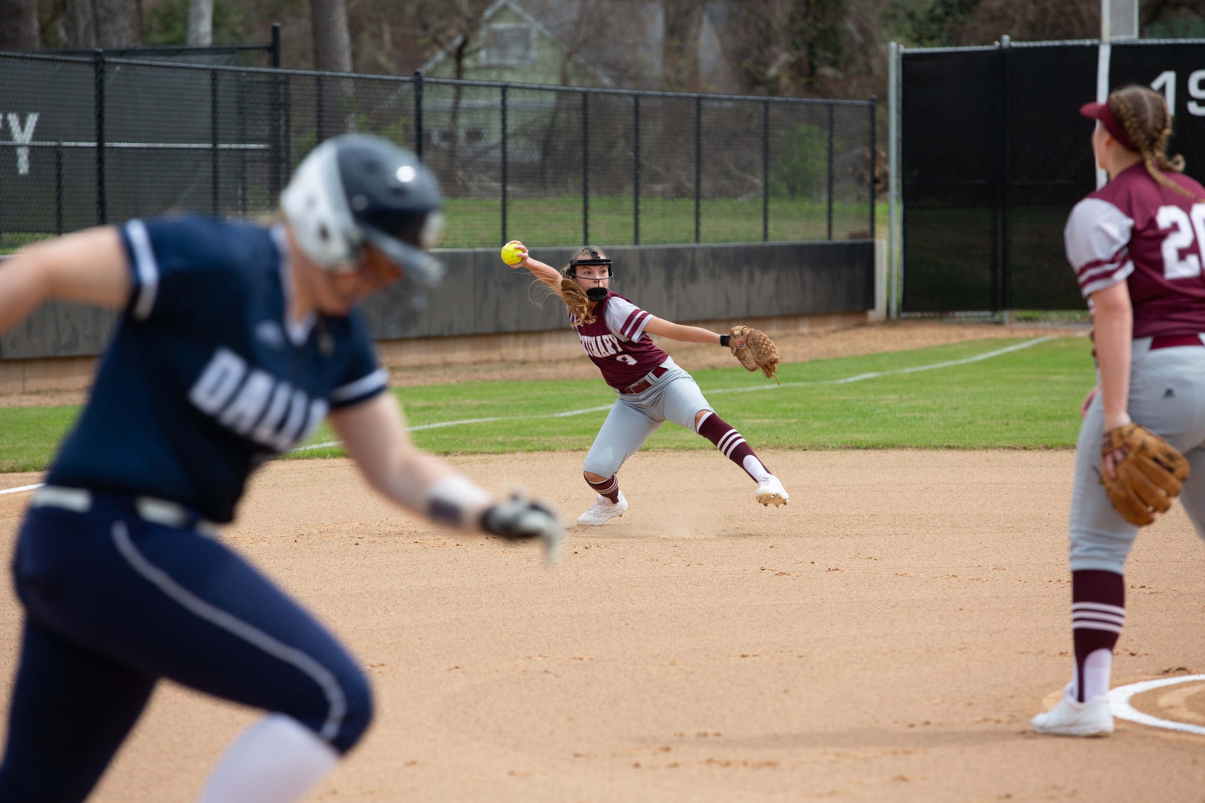 Softball Finishes off Weekend Sweep of Dallas with 4-1 Win on Sunday