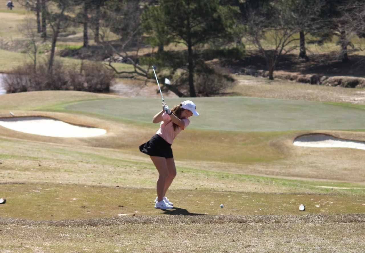 Ladies Fifth After Round One Of Pinecrest Invitational