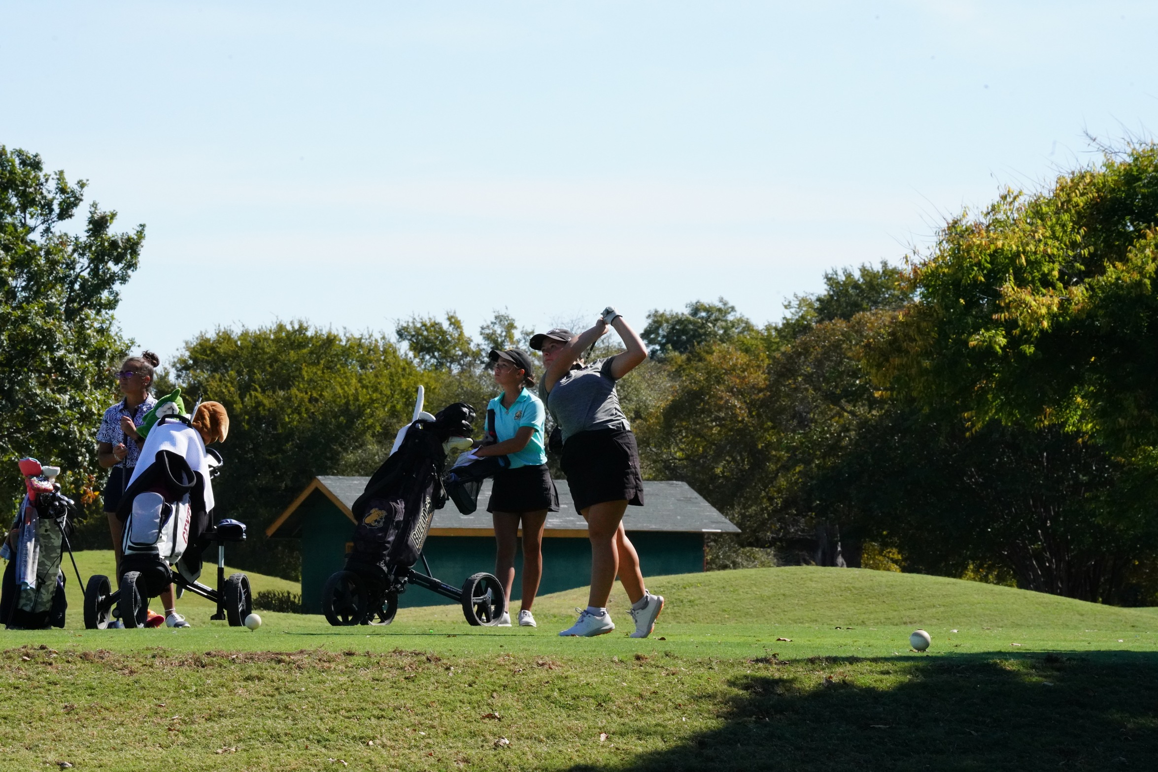 Freshman Amber Shaw and the Ladies enter Tuesday's final round in sixth place at the Crusader Cup.