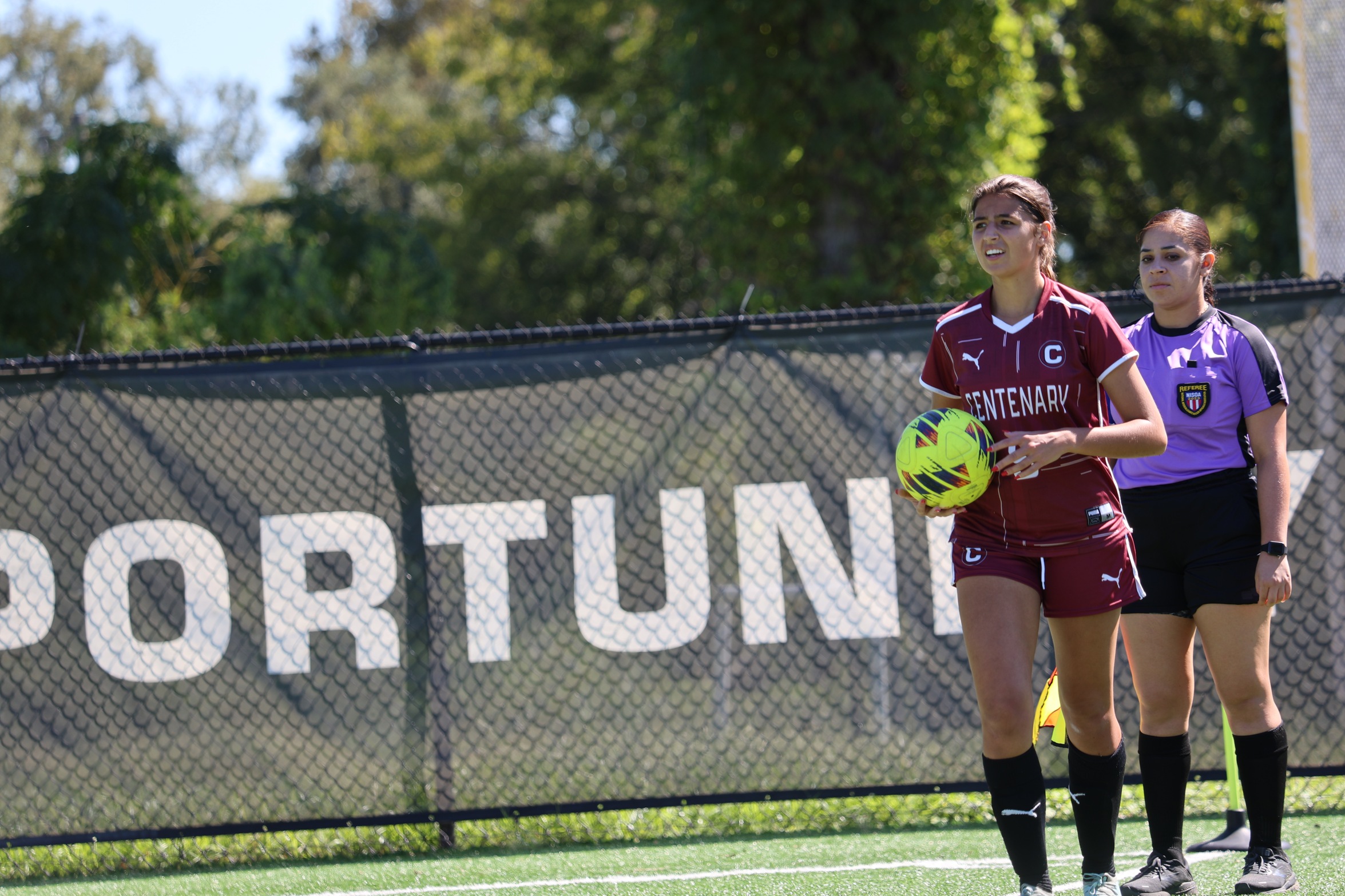 Sophomore D Kailey Hancock and the Ladies will face Austin College and Dallas on the road this weekend.